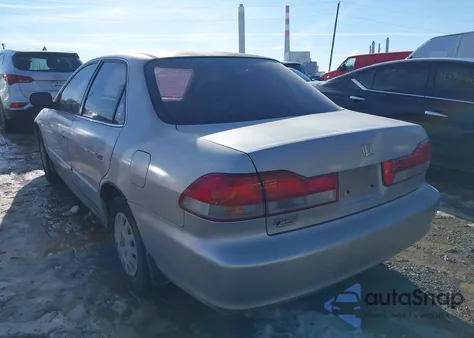 2001 Honda Accord Value Package z USA, uszkodzony, nr VIN 1HGCF86651A107922